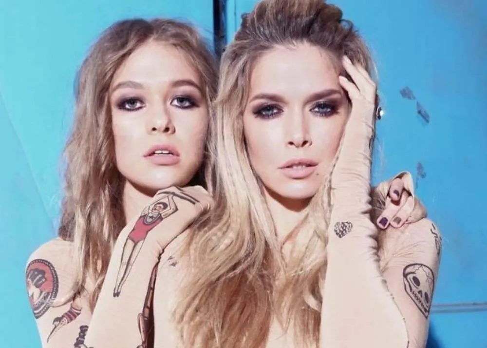 celebrity moms who look younger