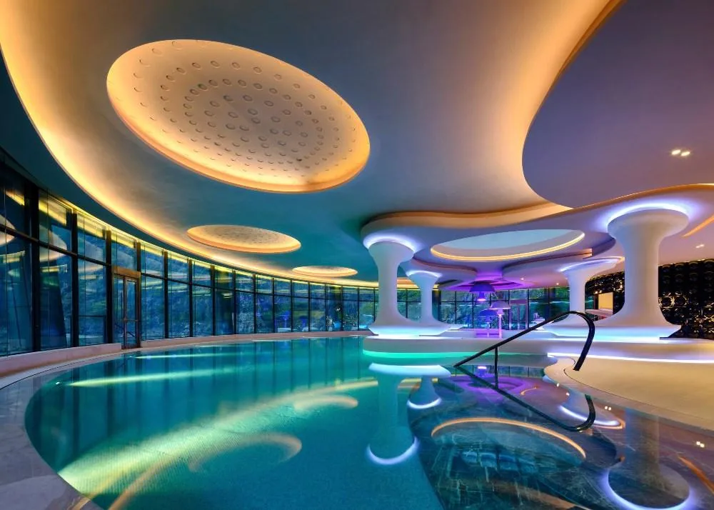 famous underwater hotels