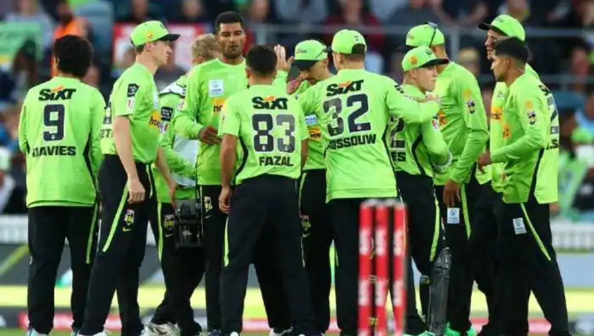 Sydney Thunder all out in 15 run
