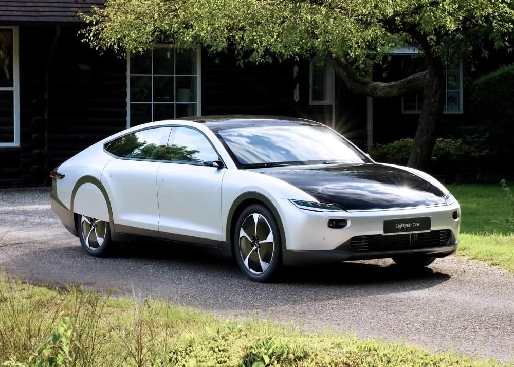 lightyear solar car
