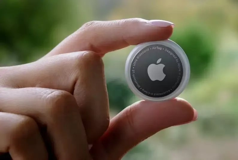 Google , Apple Air Tag