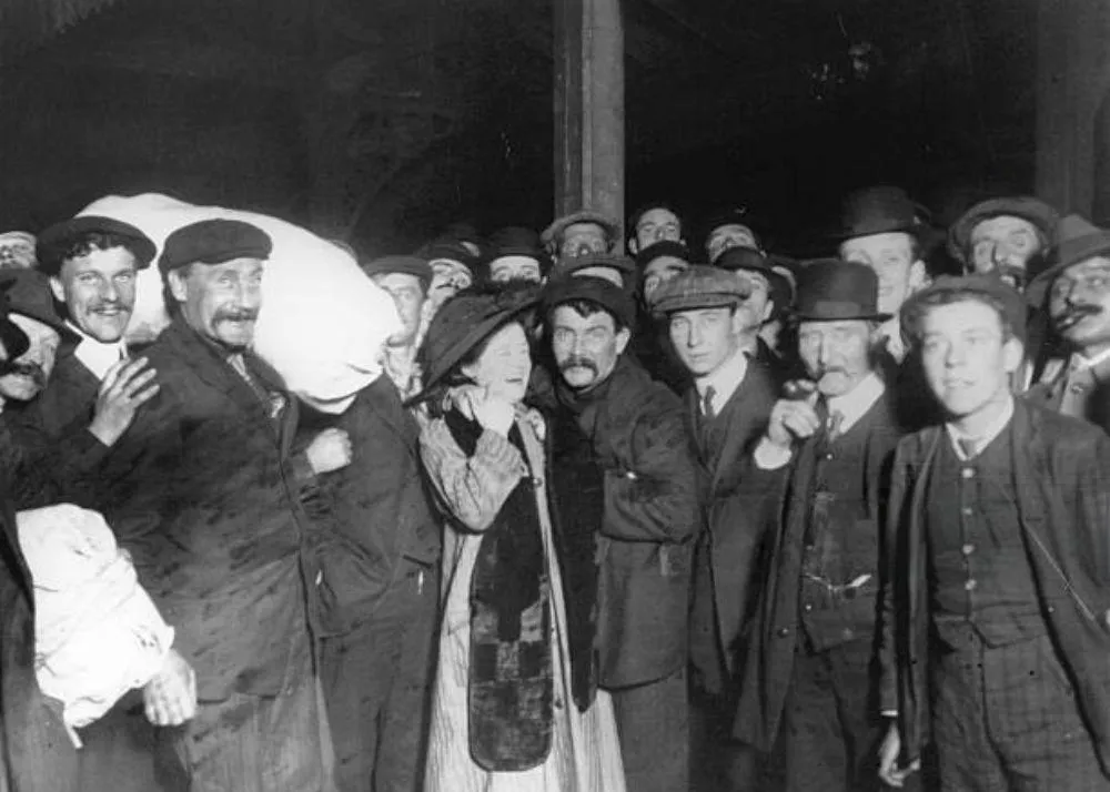 Titanic Ship Real Photo: History of Titanic ship