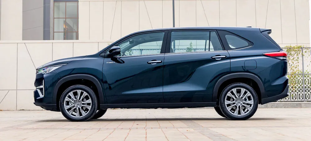 Maruti Suzuki Invicto what can be alternatives know complete details here -  Upcoming Maruti Suzuki Invicto: मारुति की इस प्रीमियम एमपीवी के क्या हो  सकते हैं विकल्प, जानें यहां पूरी डिटेल ...