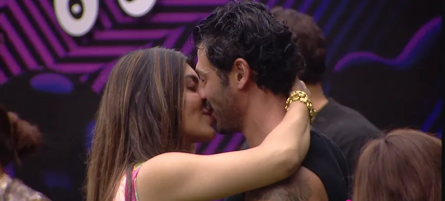 Akanksha Puri and Jad Hadid liplock