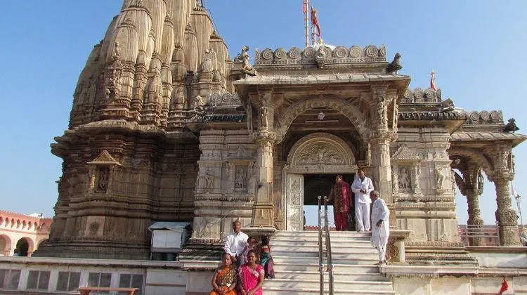 Shankaracharya Temple: Panoramic Views and Spiritual Serenity