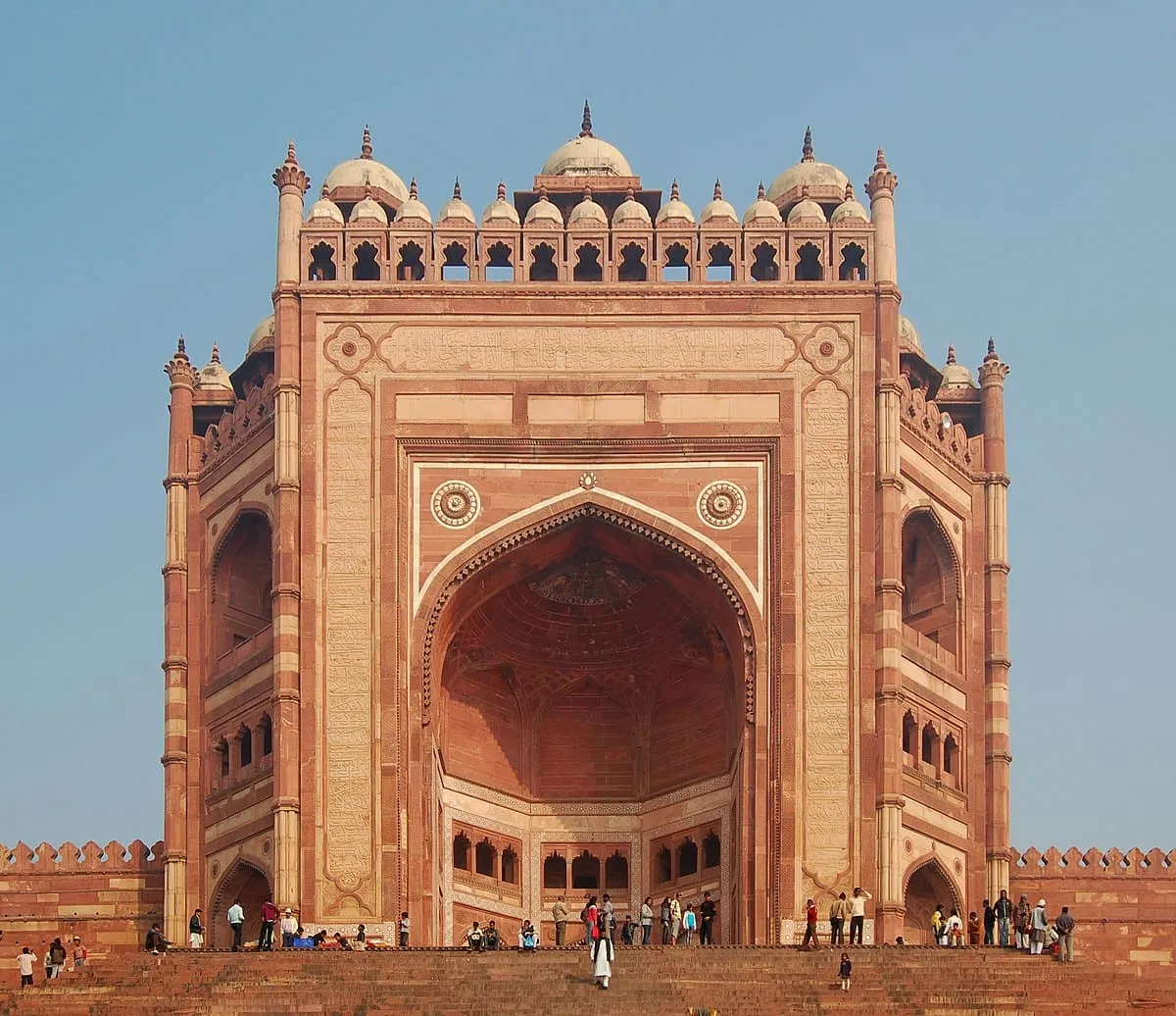 Buland Darwaza: Gateway to Grandeur