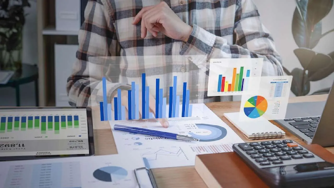 How to Conduct a Fundamental Analysis of Stocks?