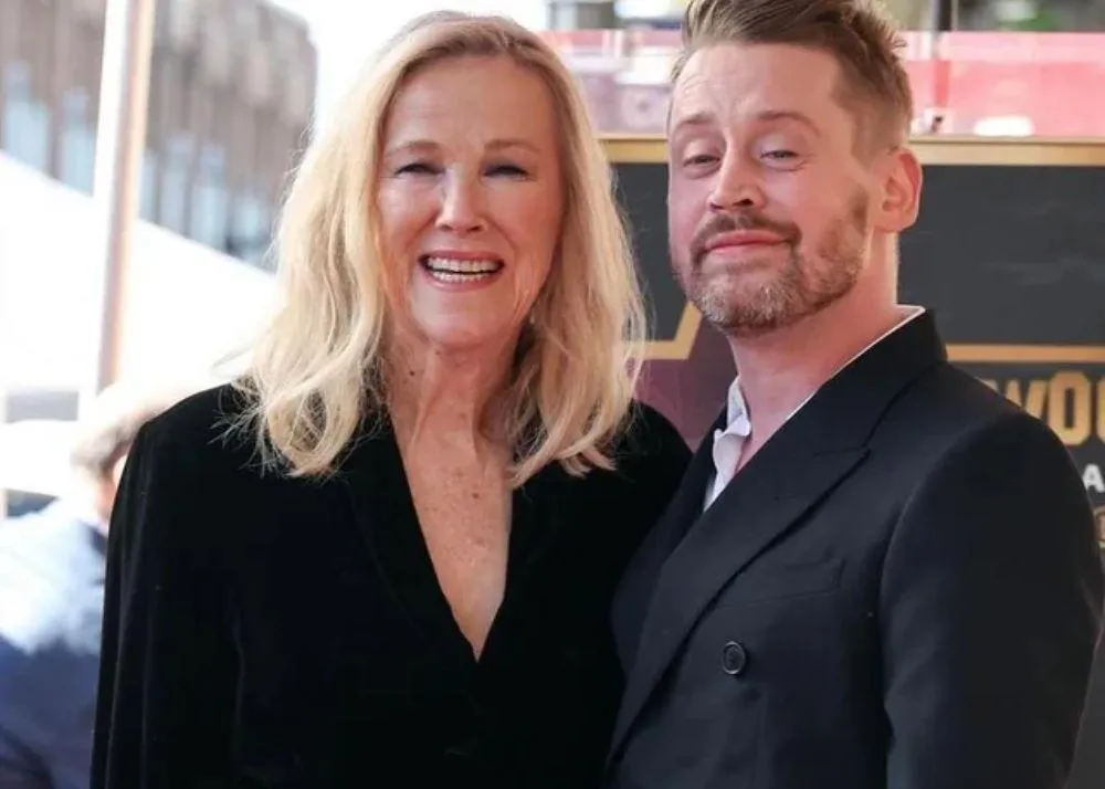 Macaulay Culkin with Catherine O'Hara in a Hollywood Walk of Fame Ceremony