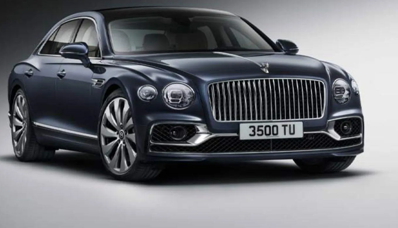 Cristiano Ronaldo Net Worth &Luxurious Cars Collection 