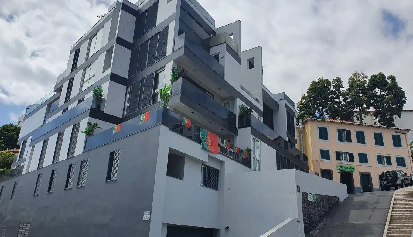 Cristiano Ronaldo Net Worth &Luxurious Cars Collection