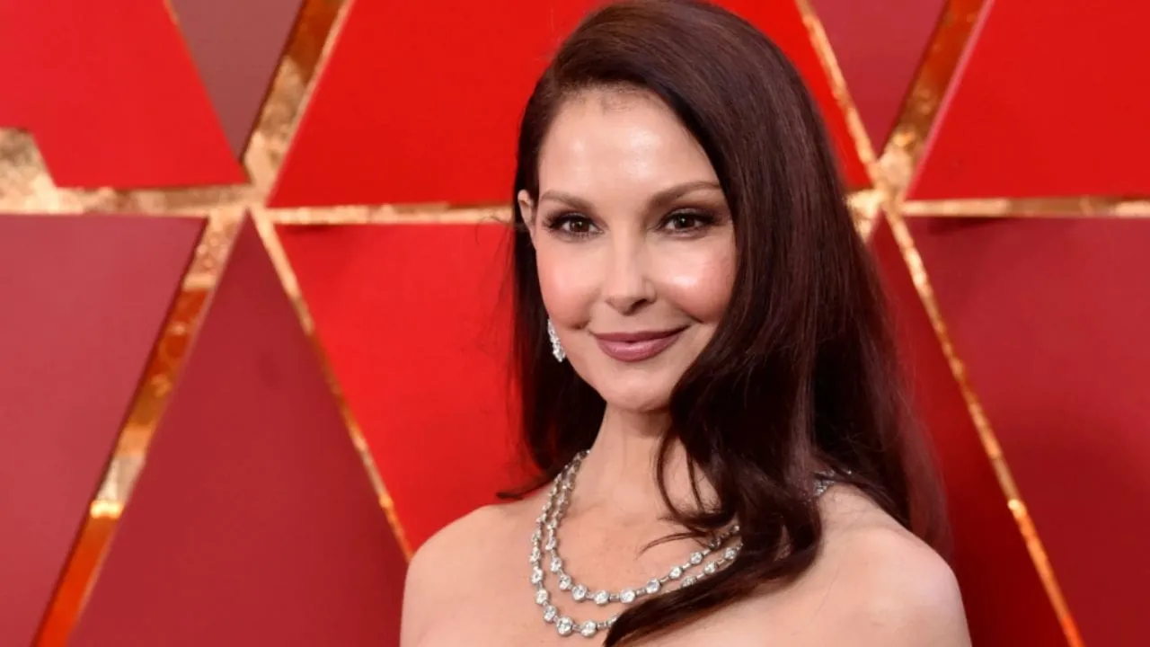 Harvey Weinstein : Ashley Judd<br />
