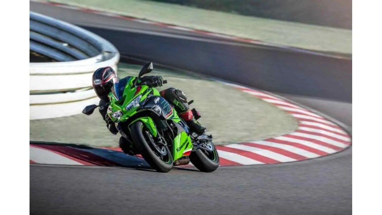 Kawasaki Ninja ZX-4RR Launched in India: High-Speed Performance and Premium Features