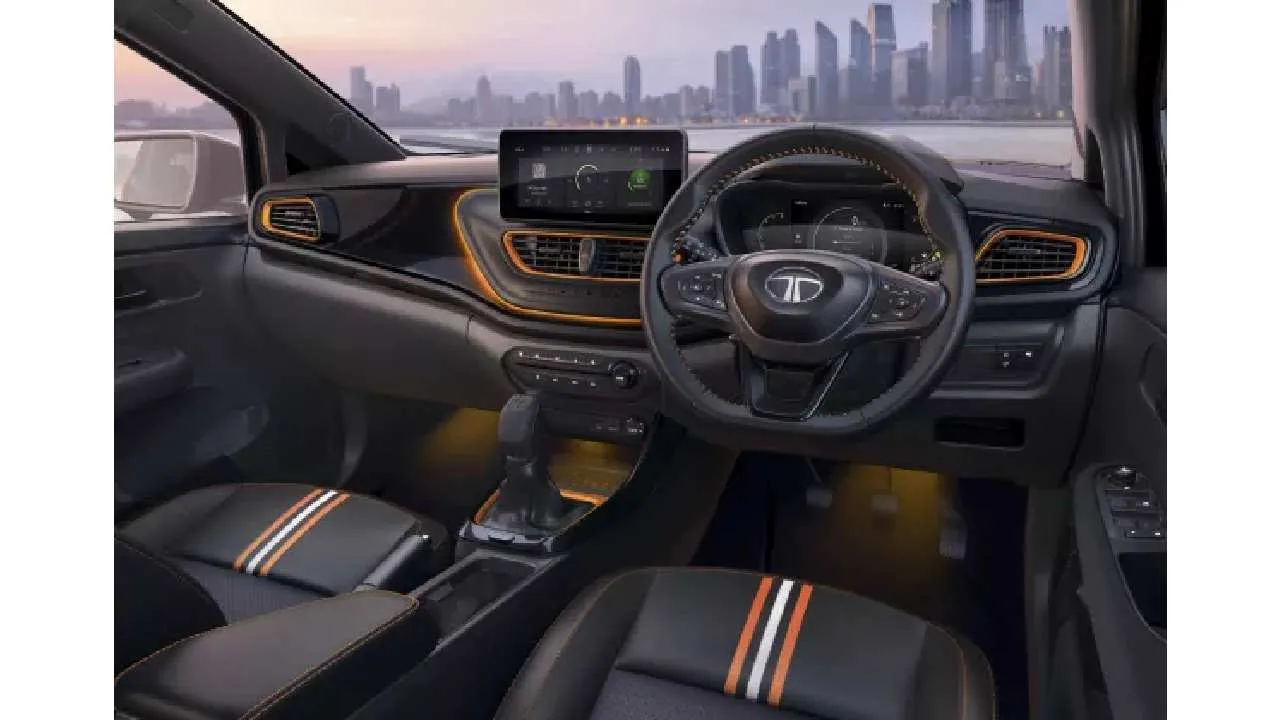 Tata Altroz &ZeroWidthSpace;&ZeroWidthSpace;Racer