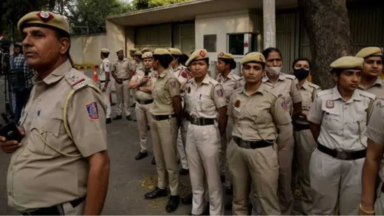 Who can apply for HSSC Group C Constable posts