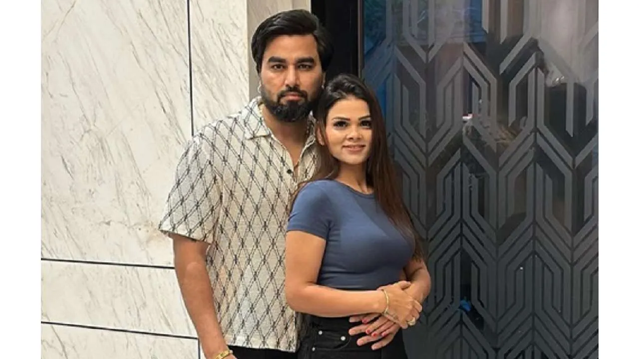 Payal Malik has reacted to the lesbian talk.