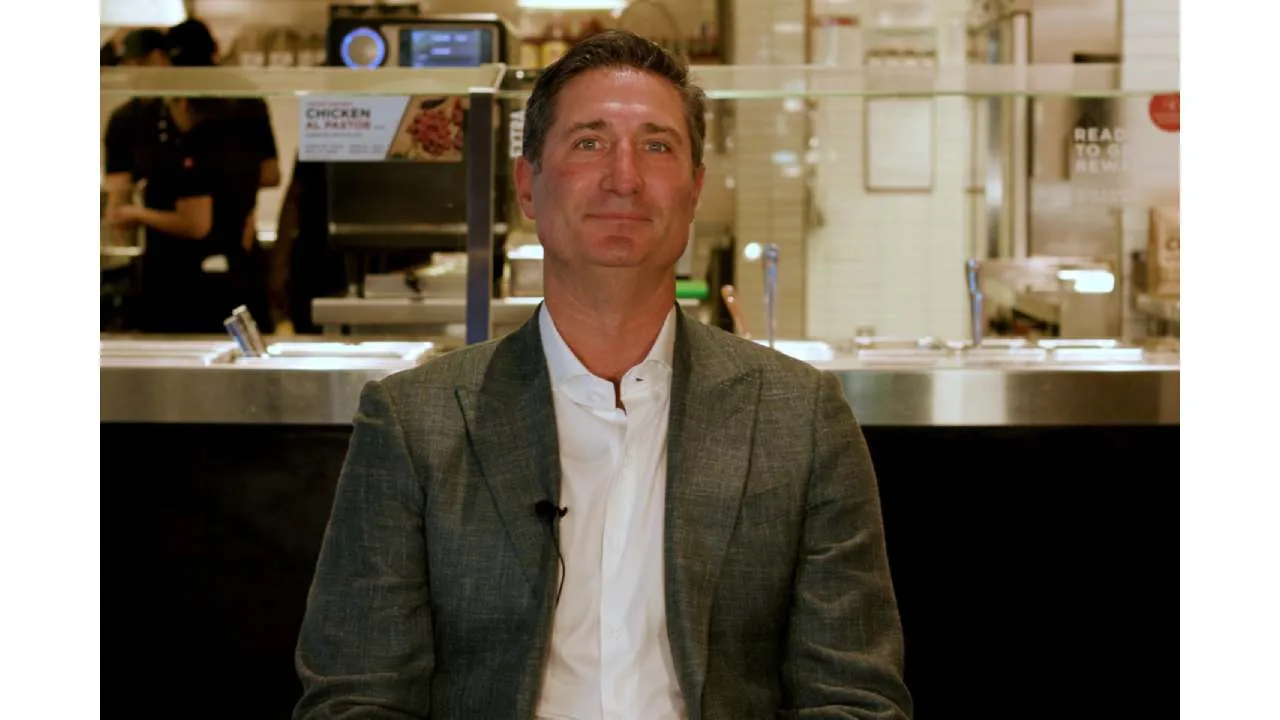 Starbucks Offers CEO Brian Niccol a Corporate Jet