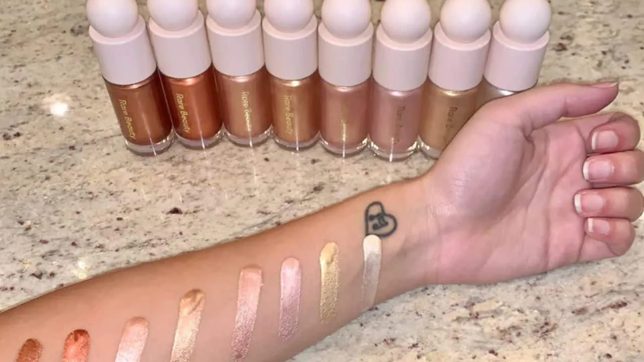 Rare Beauty: Light Liquid Luminiser Highlight