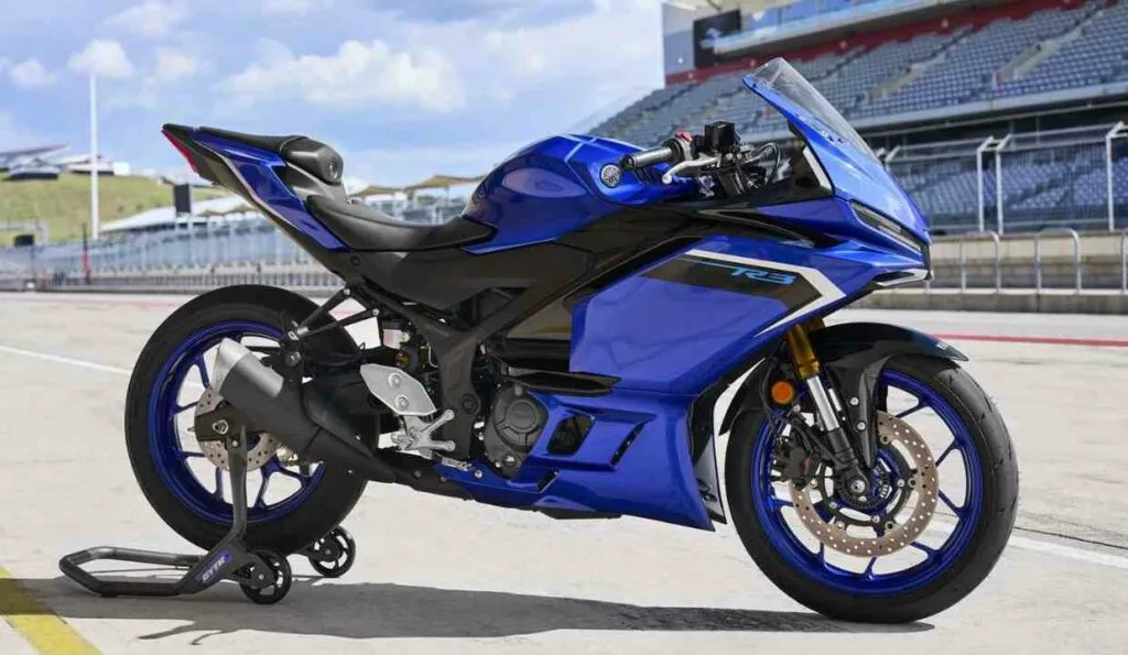 Yamaha R3
