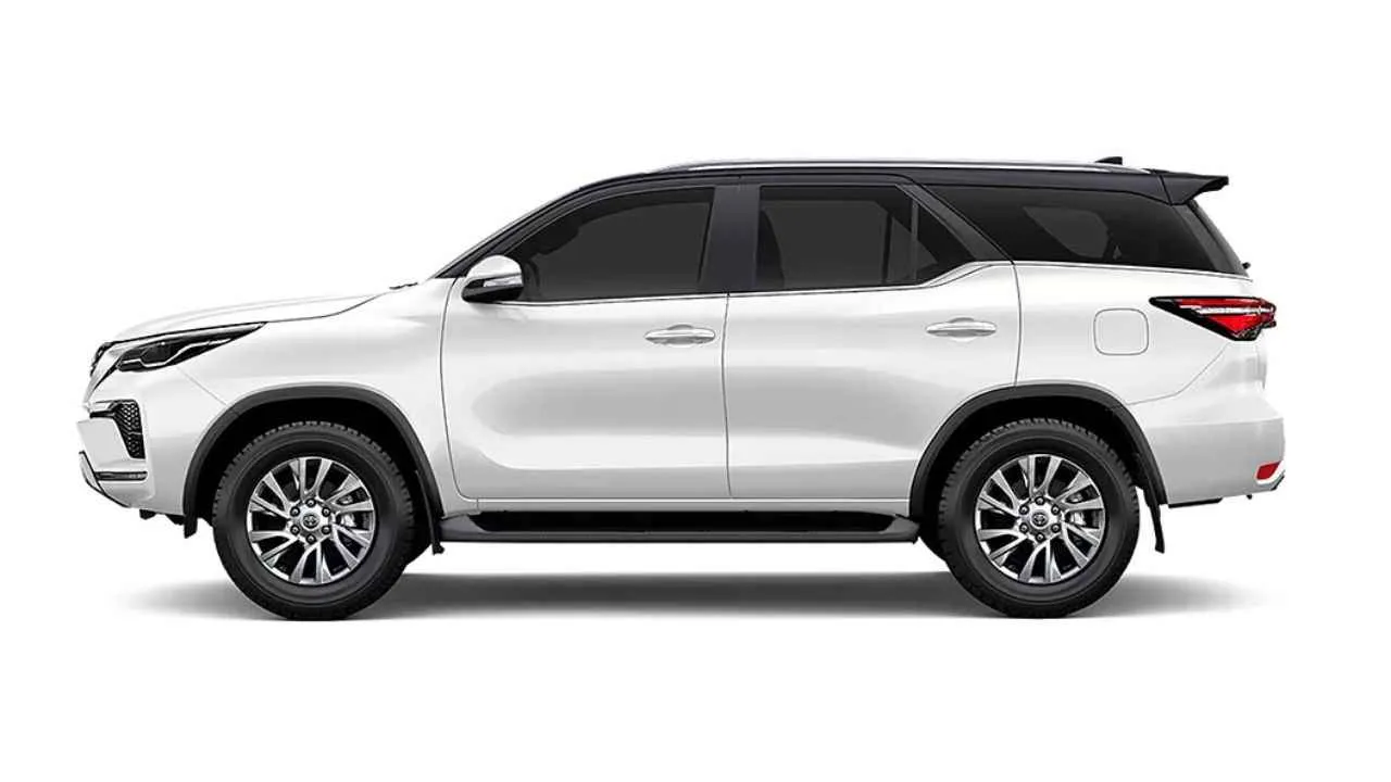 Toyota Fortuner Legender 4x4 MT