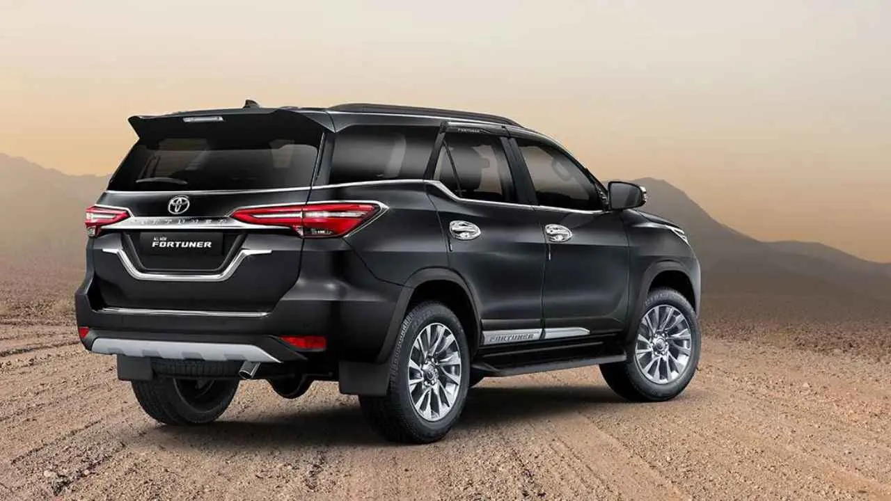 Toyota Fortuner Legender 4x4 MT