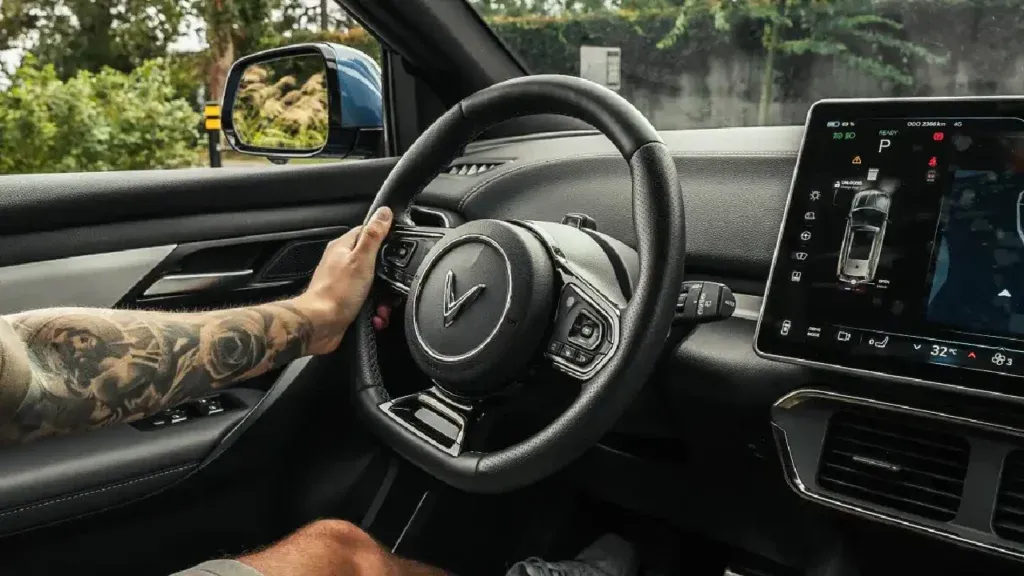 VinFast VF7 Electric SUV