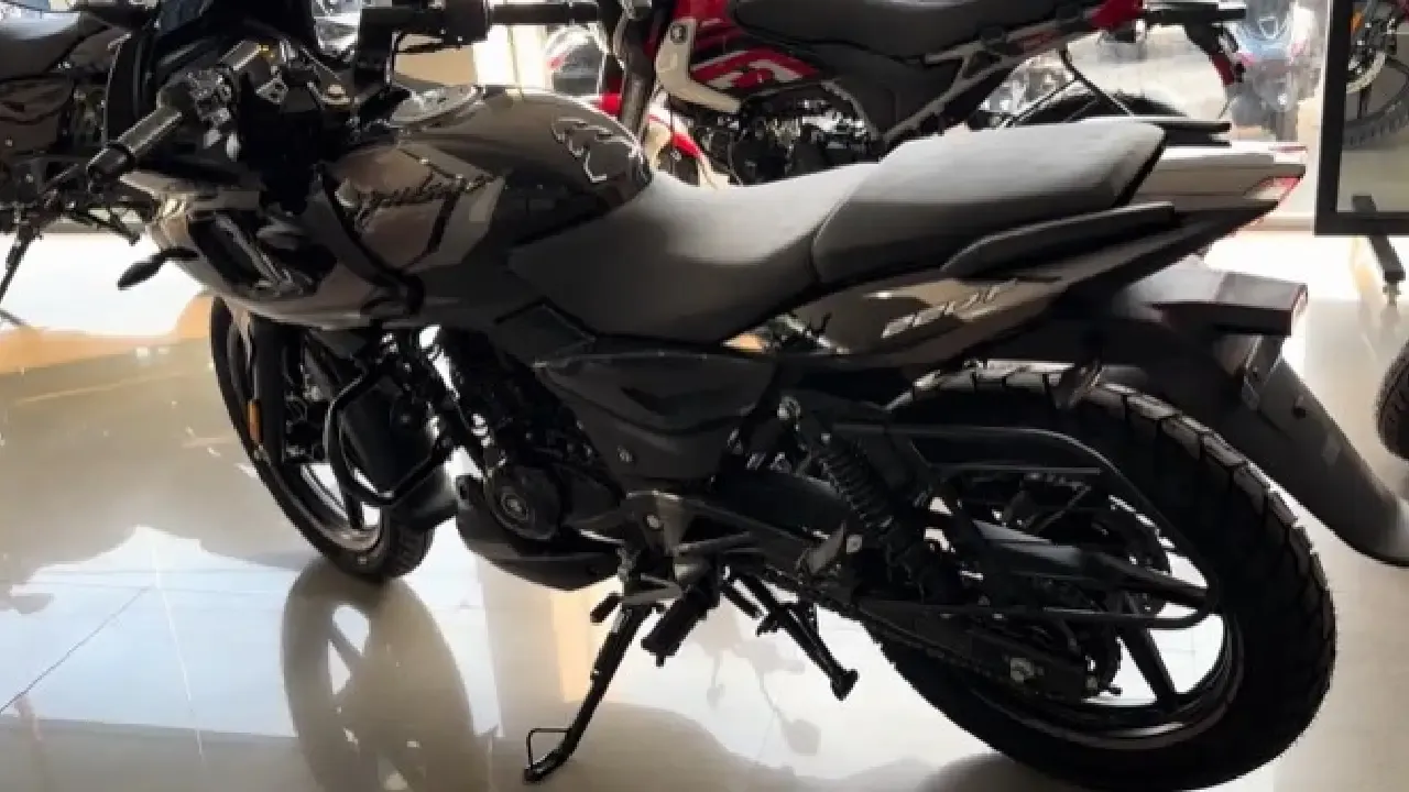 Bajaj Pulsar 220F