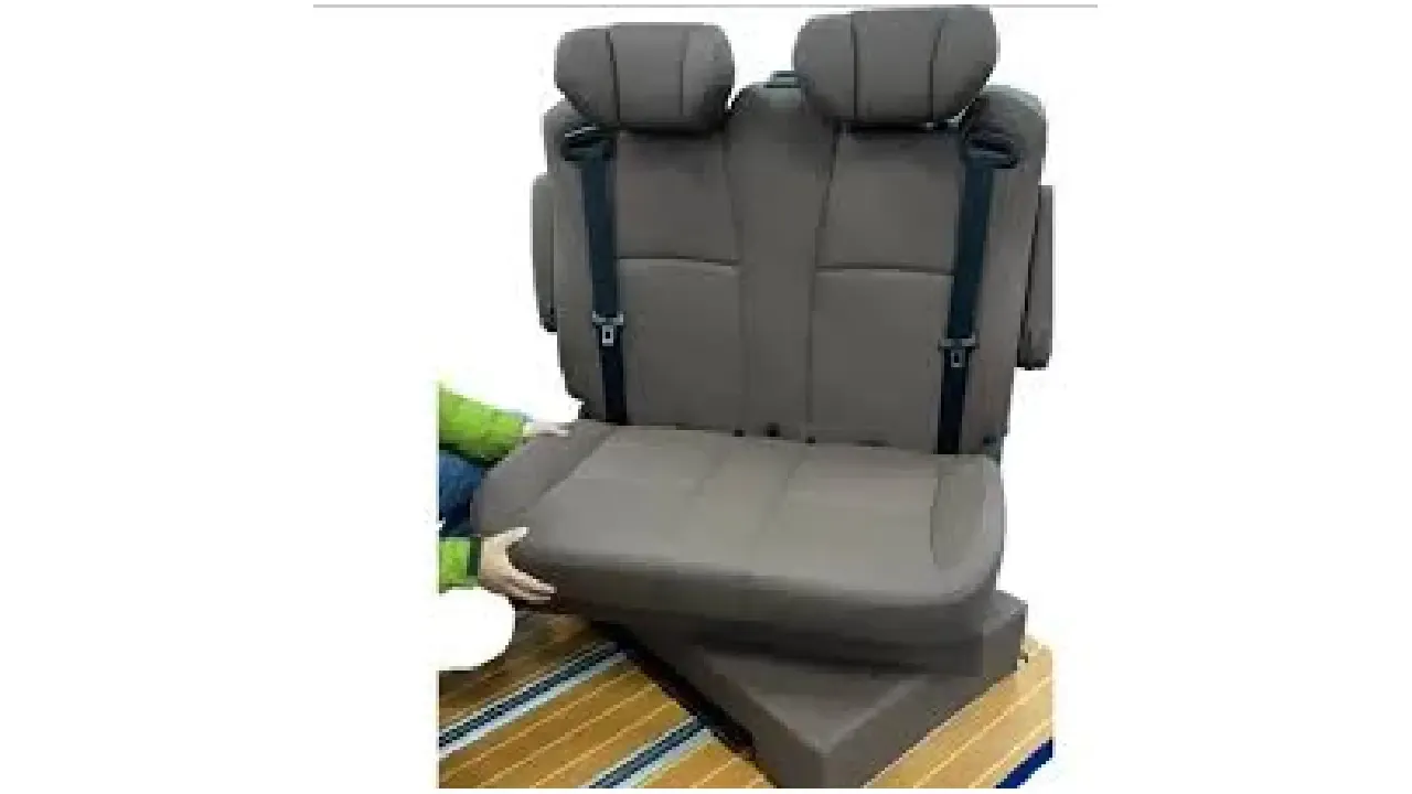 Maruti Suzuki WagonR Swivel Seat<br />
