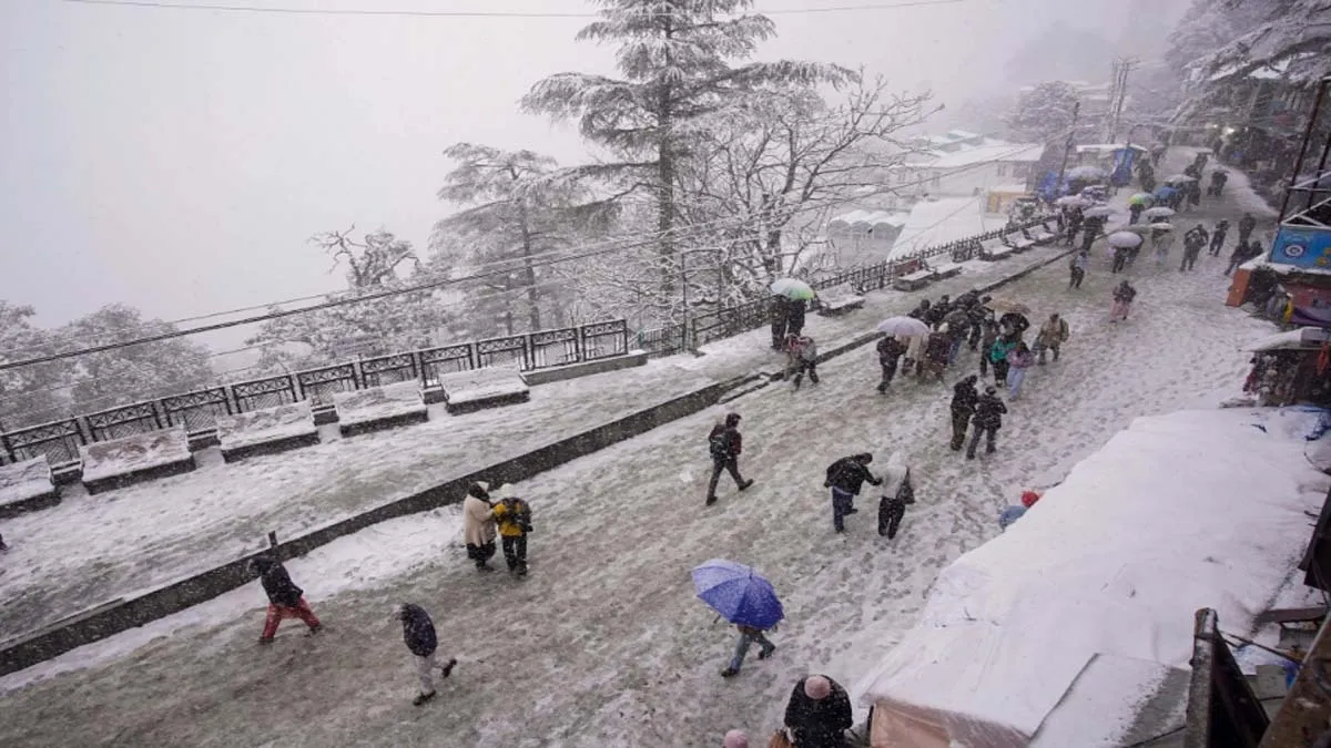 Snowfall Update: कश्मीर से उत्तराखंड तक बर्फ ही बर्फ... सफेद चादर में लिपटे  पहाड़, हिमाचल में 174 स्टेट और 3 नेशनल हाइवे बंद - snowfall on mountains in kashmir  himachal ...