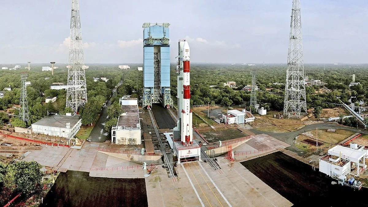 ISRO के सैटेलाइट से रक्षा बलों को मिली 'परफेक्ट इंटेलिजेंस', अंतरिक्ष मिशन  को लेकर बोले चेयरमैन नारायणन - ISROs satellite worked perfectly to assist  Defence Forces in ...