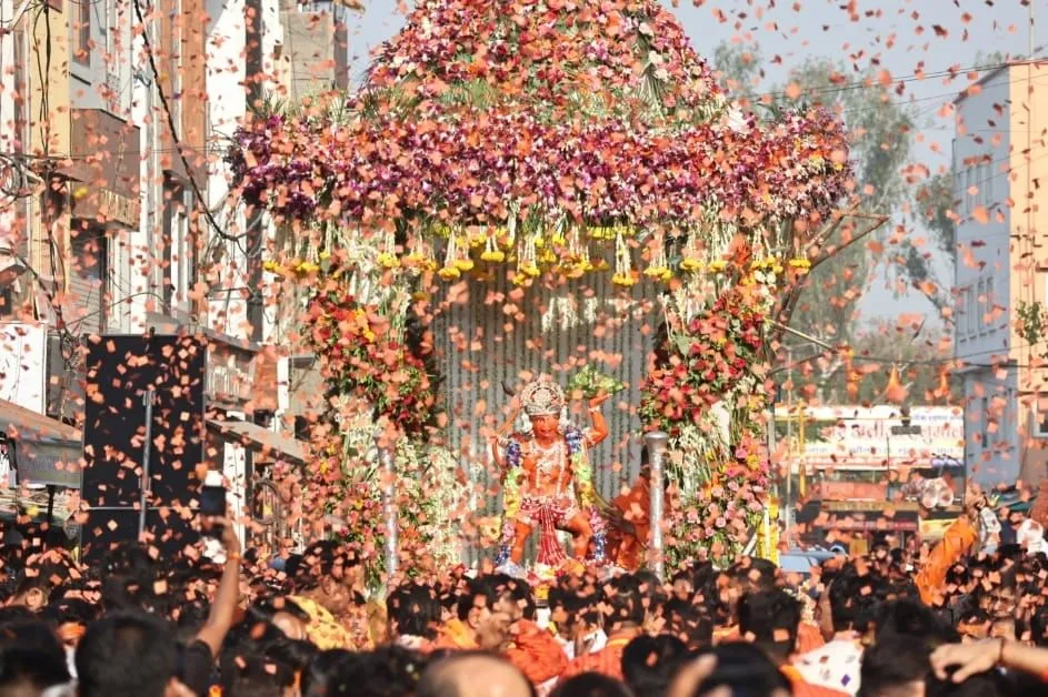 Indore:भक्तों को दर्शन देने नगर भ्रमण पर निकले हनुमान, रणजीत हनुमान मंदिर  में भी उत्सव शुरू - Indore: Hanuman Went On A City Tour To Give Darshan To  The Devotees, The Festival