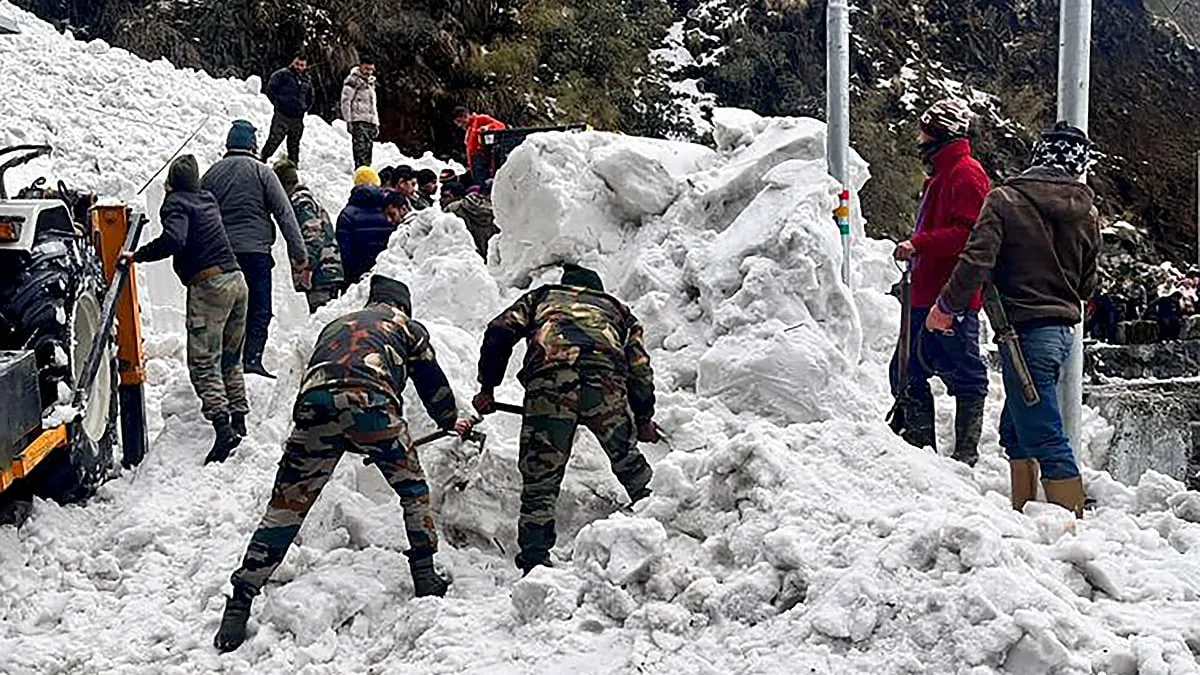 Sikkim Snowstorm: Strategic Roads Blocked, Travel Disrupted