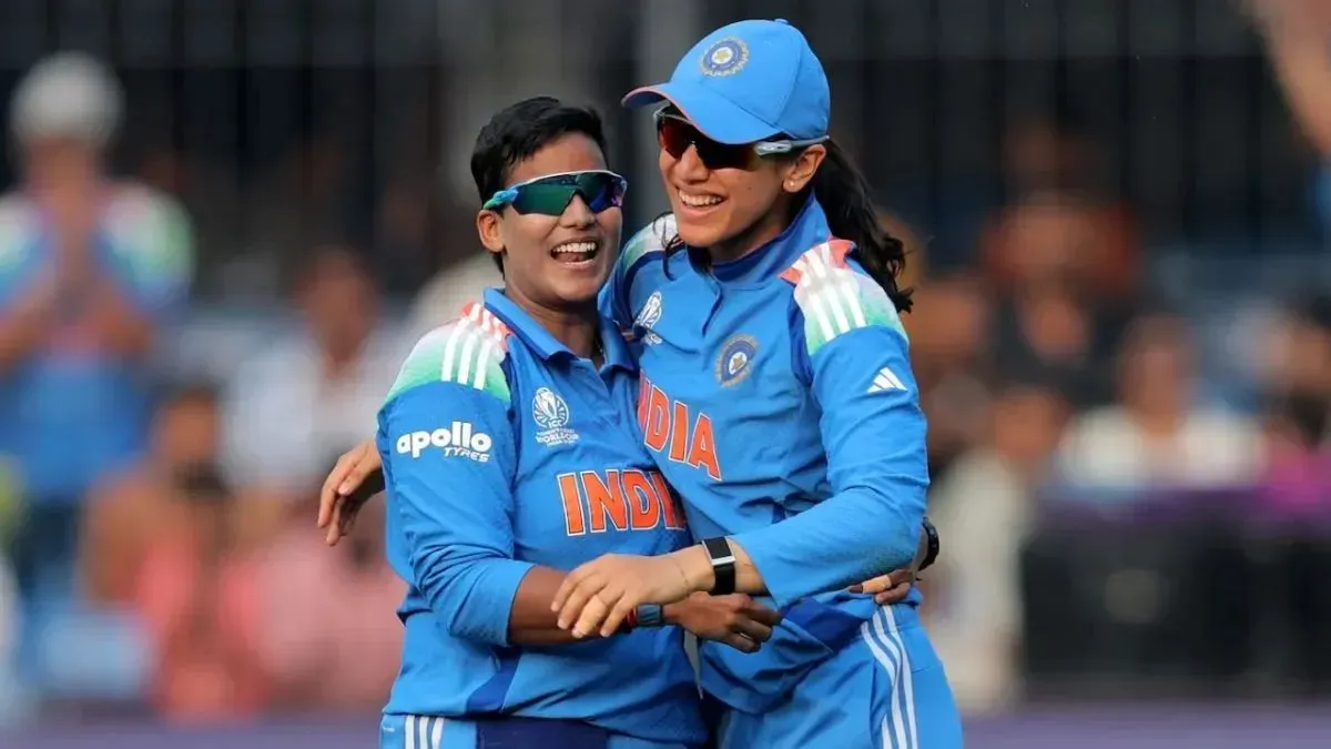 Deepti Sharma: दबाव में और निखरीं दीप्ति शर्मा... विश्व कप में  प्रतिद्वंद्वियों को धूल चटा चमकी शहर की होनहार आलराउंडर - all rounder deepti  sharma shone brightly in the ...