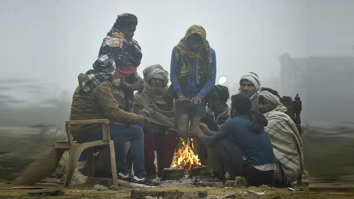 उत्तर भारत में कड़ाके की ठंड का टॉर्चर, दिल्ली-NCR समेत यूपी में घने कोहरे  का ऑरेंज अलर्ट; कश्मीर में होगी बर्फबारी - weather update heavy rain north  india winter ...