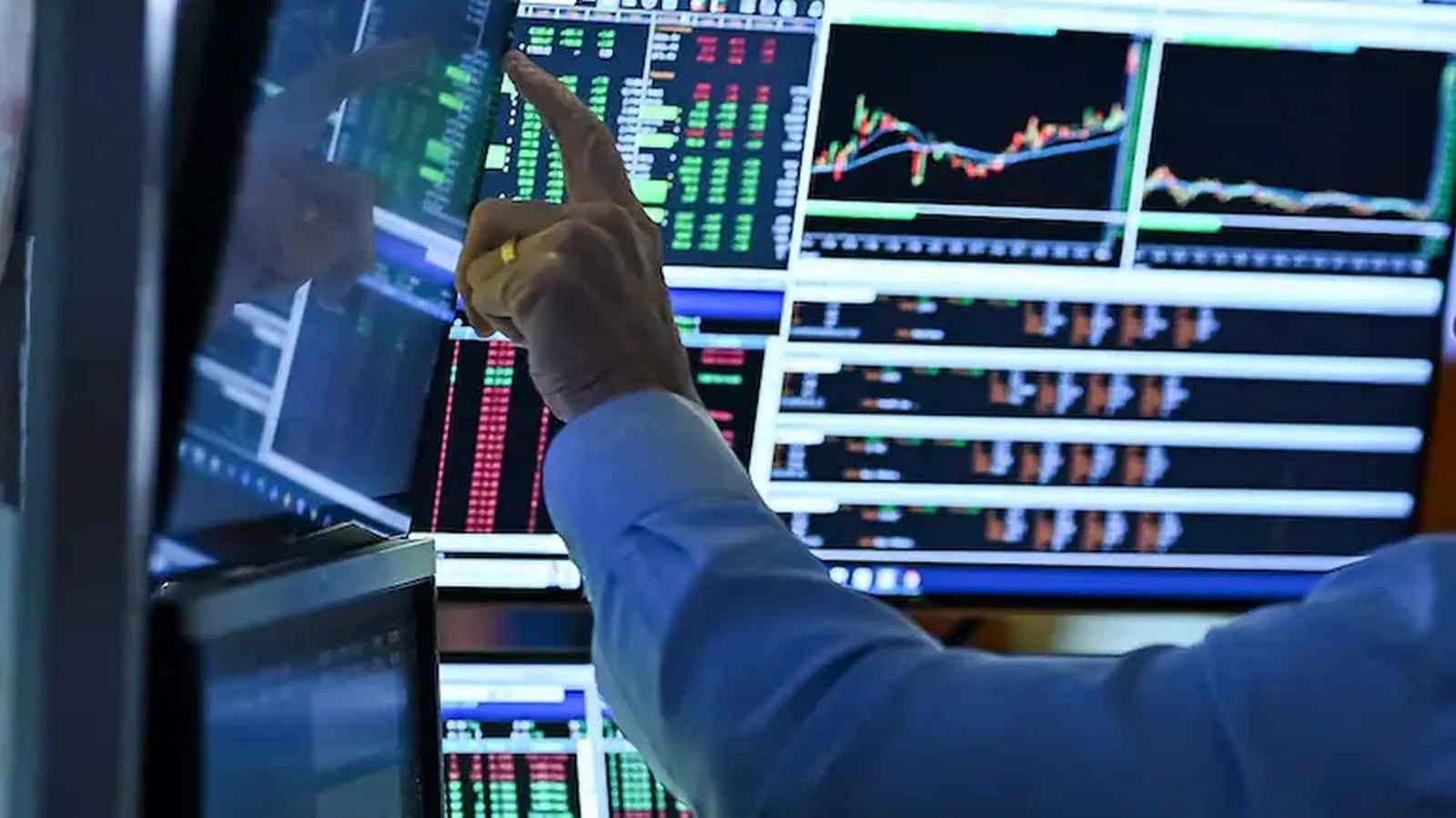 Global Markets: एशियाई और अमेरिकी बाजारों में सुस्ती, पुतिन के घर पर हुए  हमले से और बिगड़ सकता है बाजार का मूड - global markets asian markets mixed  us markets closed lower