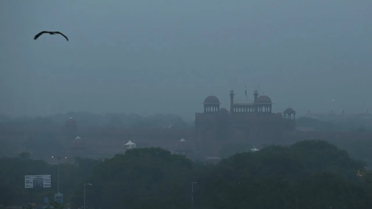 Delhi records coldest morning of the season at 4.2&deg;C, air quality in 'very  poor' zone