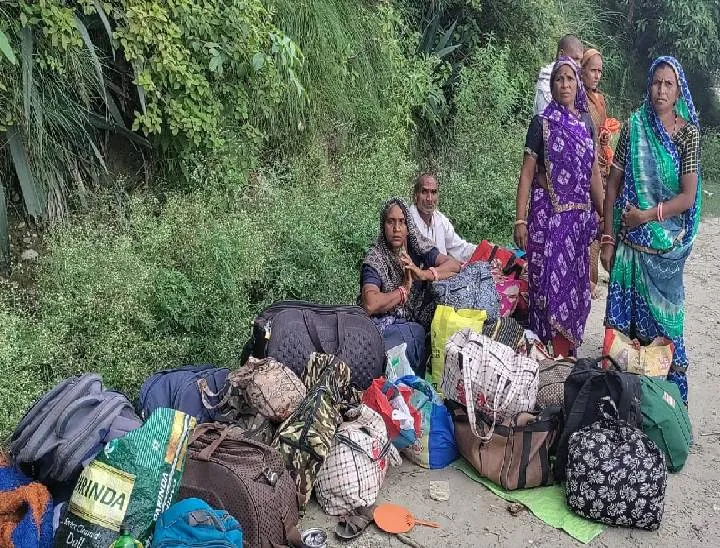 Himachal Pradesh Bus Accident; MP Mandsaur 11 Devotees Injured As Bus  Overturned In HP | मंदसौर के श्रद्धालुओं की बस पलटी,हिमाचल प्रदेश में हुआ  हादसा: 11 लोग घायल, दो की हालत गंभीर;