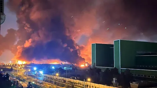 ईरान की राजधानी तेहरान के मेहराबाद एयरपोर्ट पर शुक्रवार देर रात जोरदार धमाका हुआ।