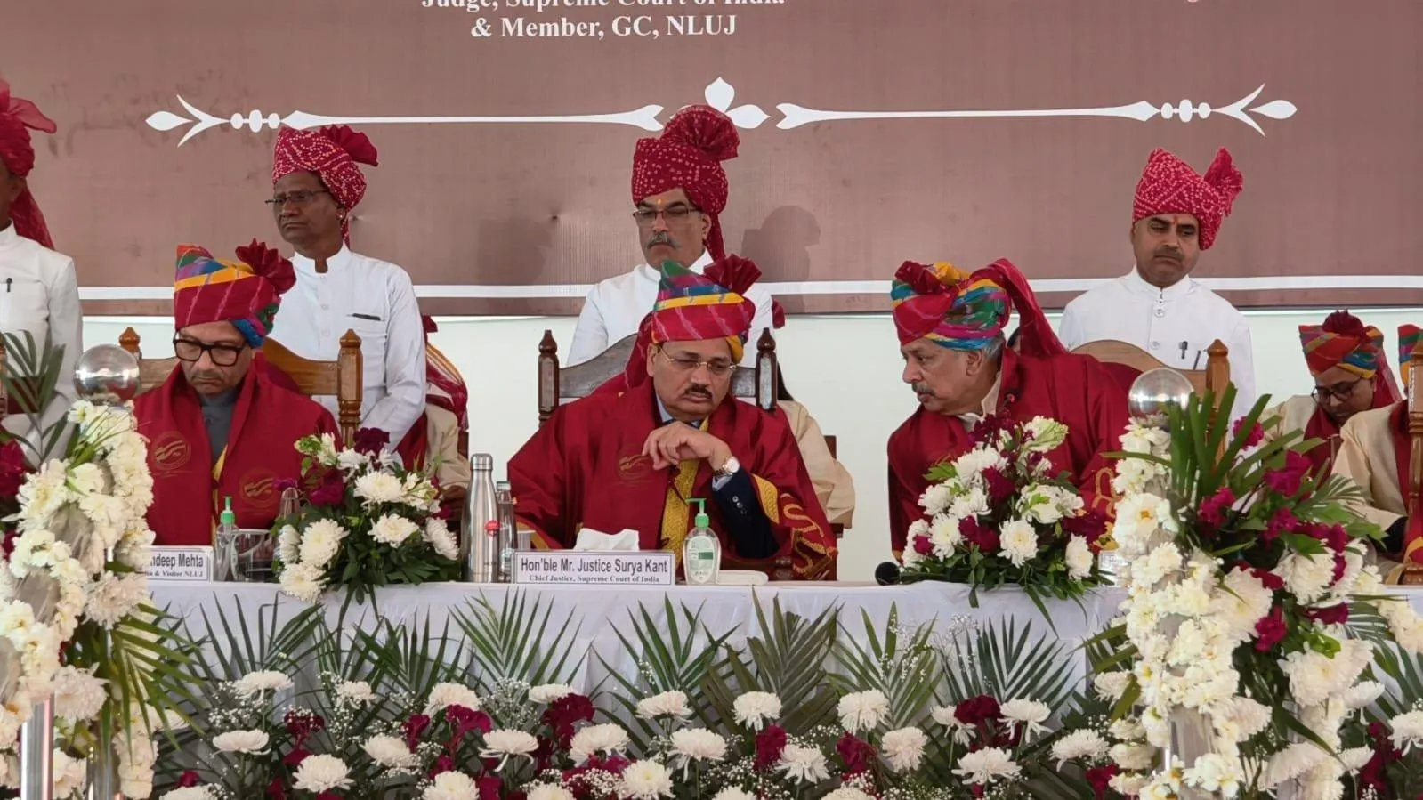 जोधपुर दीक्षांत समारोह में सीजेआई सूर्यकांत का आह्वान- &ldquo;कानून को जनता से  जोड़े, उसे फिर से बंद किला ना बनने दे - Laws And Legals