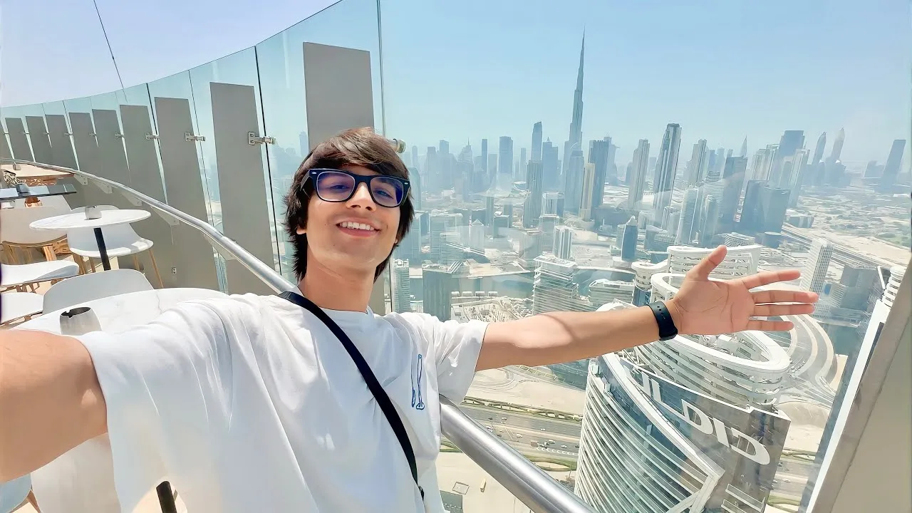 Finally Dubai Pohoch Gaye 😍 - YouTube