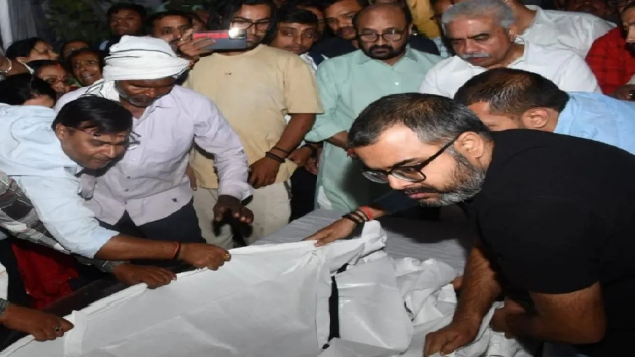 पहलगाम में आतंकी हमले में कानपुर के युवक की मौत हुई है। 