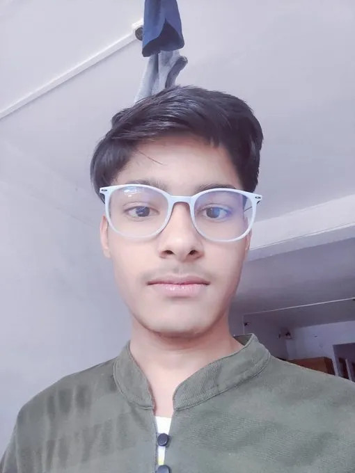 यश प्रताप ने प्रथम स्थान प्राप्त किया 