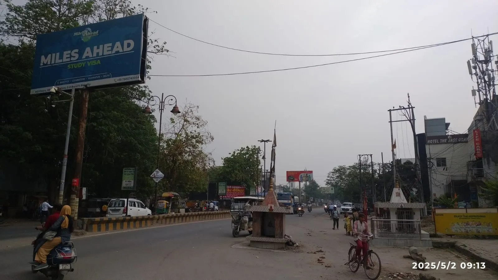 ये सुहाना सफर और ये मौसम हसीं, ऐसे मौसम में हम ..