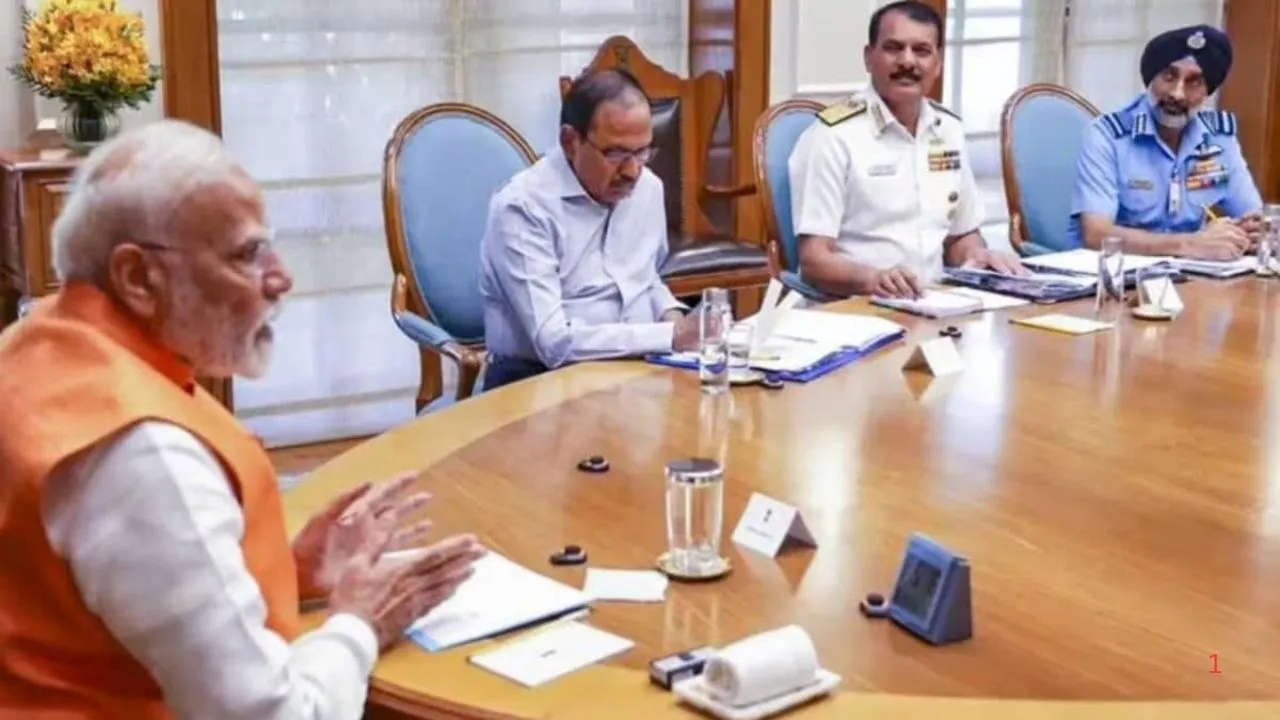 वायुसेना प्रमुख ने PM Modi से की मुलाकात, अरब सागर में युद्धाभ्यास तेज