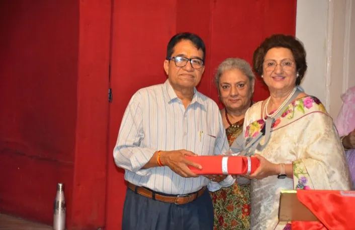 प्रधानाचार्य माला कपूर गौहर
