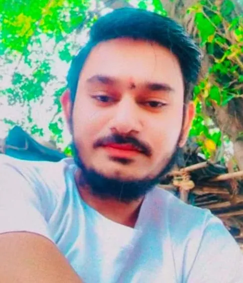 इइइ