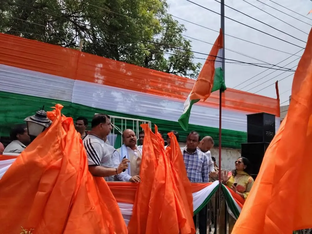 गाजियाबाद में तिरंगा-शौर्य यात्रा: सेना के शौर्य और बलिदान को समर्पित भव्य आयोजन