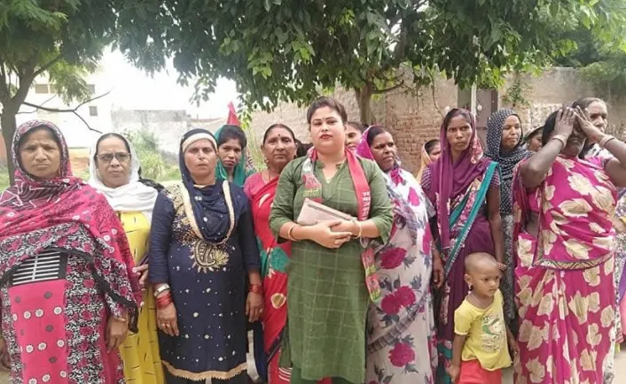 महिला जिला अध्यक्ष दुर्गेश चौधरी 