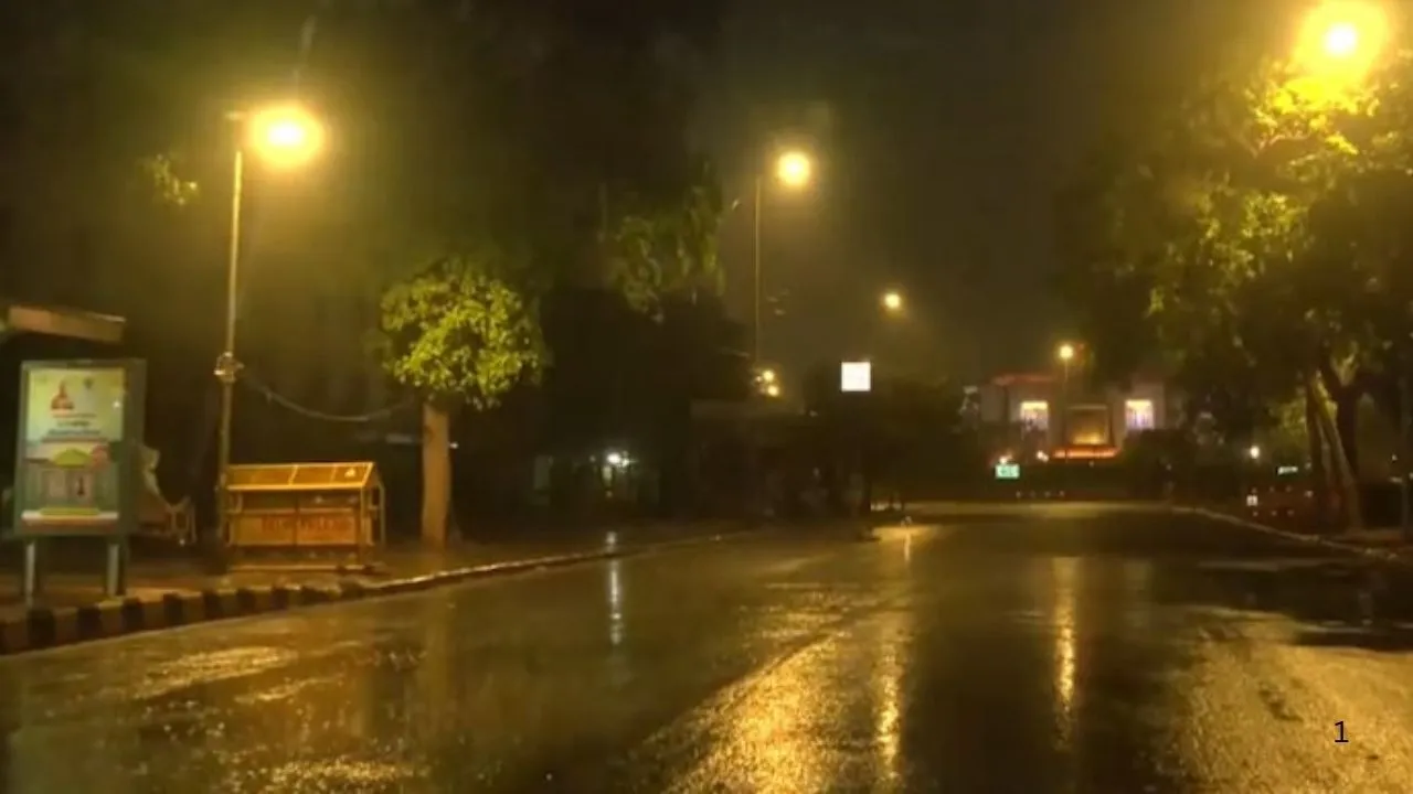 heavy rain in Delhi 25 may, 2025