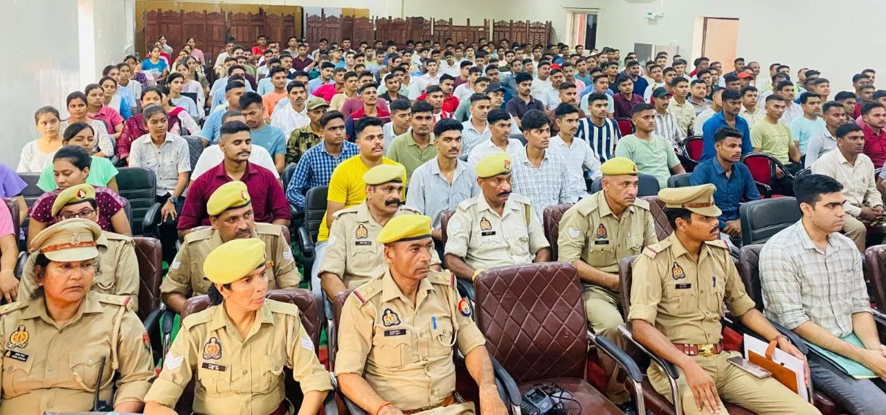 अभ्यर्थियों को नियुक्ति पत्र सौंपेंगे।