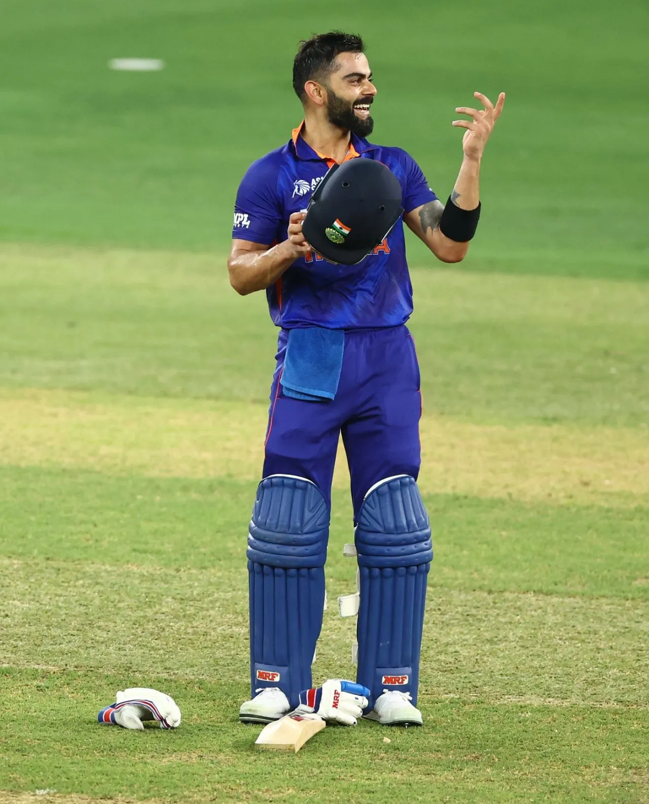 Virat Kohli is all smiles after reaching his hundred, Afghanistan vs India, Super 4, Dubai, Asia Cup, September 8, 2022